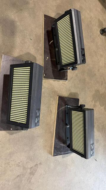 3x Chauvet Shocker Panel 480 (Stroboscoop / Wash) beschikbaar voor biedingen