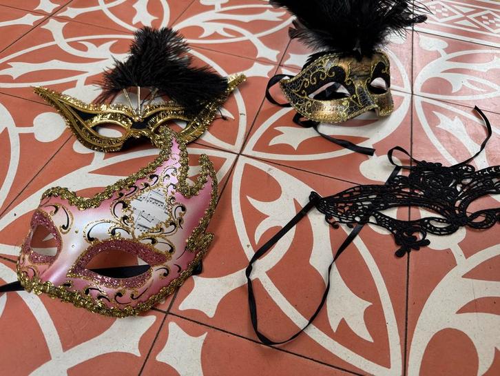 Venetiaanse Maskers - Handbeschilderd, Antiek en Kunst, Antiek | Woonaccessoires, Ophalen of Verzenden