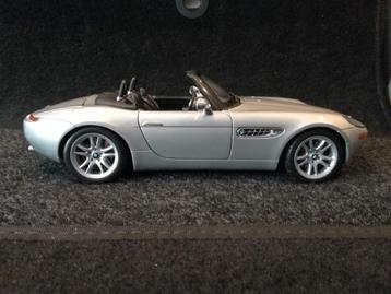 BMW Z8 - Roadster 1:18 - Zilver - Maisto beschikbaar voor biedingen
