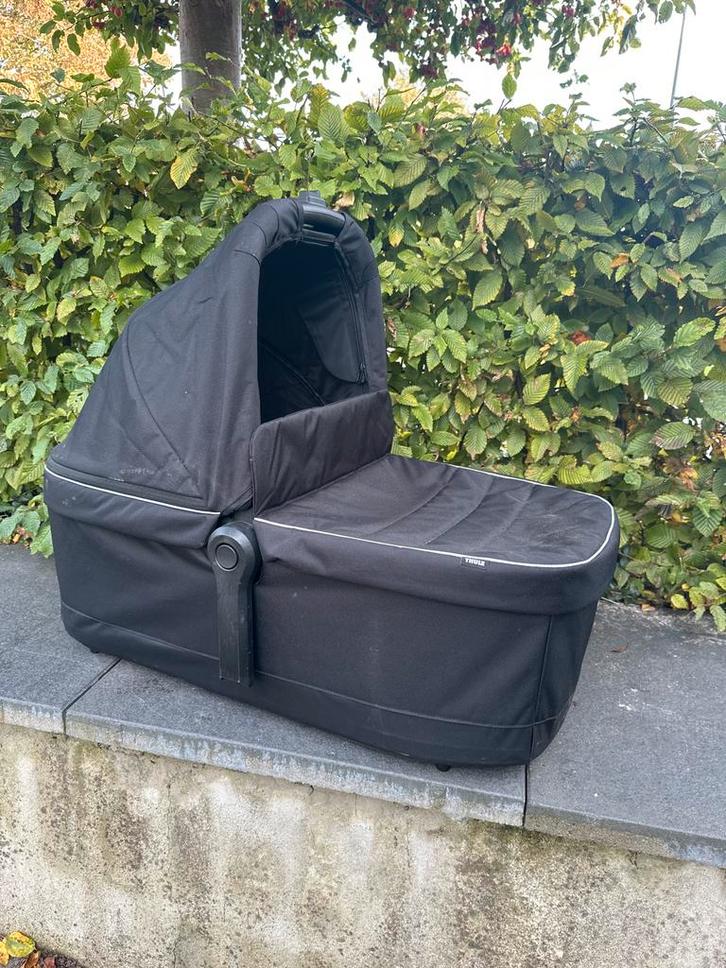 Thule Sleek Wieg - Zwart, Kinderen en Baby's, Kinderwagens en Combinaties, Zo goed als nieuw, Kinderwagen, Overige merken, Met reiswieg