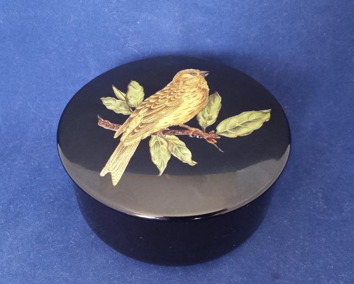 Villeroy & Boch Black Forest - dekseldoosje met vogel, Huis en Inrichting, Keuken | Servies, Zo goed als nieuw, Overige typen