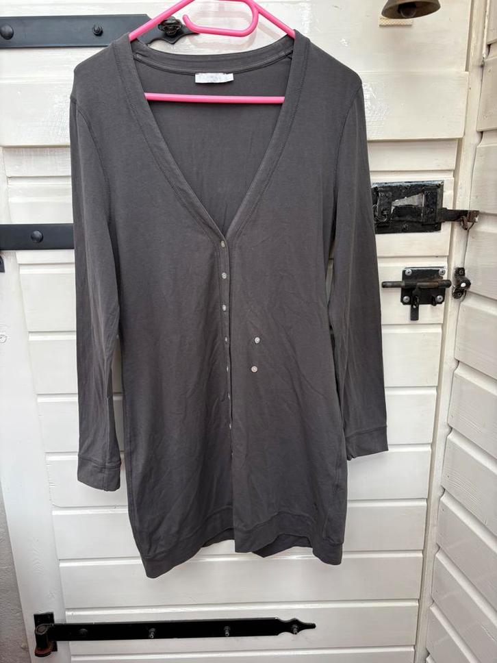 Tricot vestje 42,antraciet/grijs,parelmoer knoopjes, Kleding | Dames, Truien en Vesten, Zo goed als nieuw, Maat 42/44 (L), Grijs