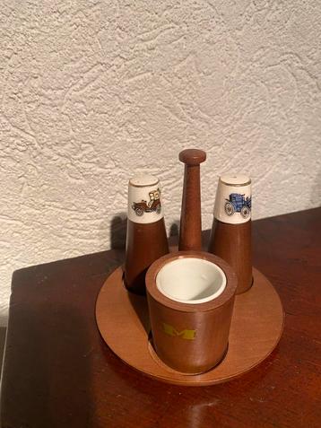 Vintage Japans Peper & Zout Stel met Houder beschikbaar voor biedingen