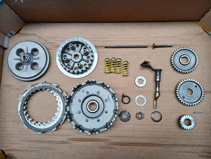 Koppeling Minarelli AM6 Koppelingshuis TZR RS RX RS50 Korf, Fietsen en Brommers, Brommers | Toebehoren, Gebruikt, Overige typen