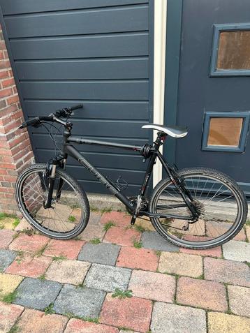 Mooie Cube Fiets - Goede Staat! beschikbaar voor biedingen
