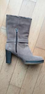 Marc O' Polo Suède laarsjes maat 40
Kleur taupe, Ophalen of Verzenden, Zo goed als nieuw, Overige kleuren