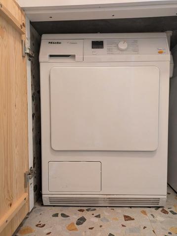 Wasmachine + Wasdrogers beschikbaar voor biedingen