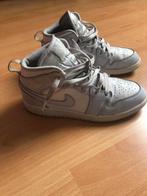 Nike Jordan Wit/Lichtblauw Maat 35, Gebruikt, Ophalen of Verzenden, Nike Jordan, Jongen of Meisje
