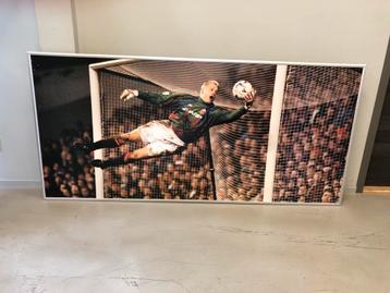 Peter Schmeichel Poster Ingelijst “The Save”. beschikbaar voor biedingen