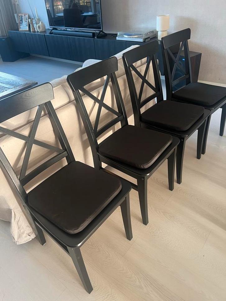 2 Zwarte IKEA Ingolf Eetkamerstoelen, Huis en Inrichting, Stoelen, Zo goed als nieuw, Twee, Hout, Zwart, Ophalen