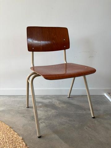 Vintage schoolstoel hout en metaal beschikbaar voor biedingen