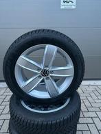 VW Salvador 17” velgen + winterbanden met TPMS zeer netjes, 215 mm, Banden en Velgen, Nieuw, 17 inch