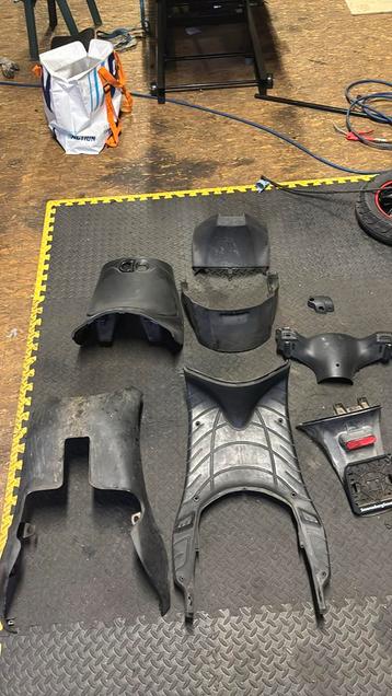 Binnenkappenset piaggio zip beschikbaar voor biedingen