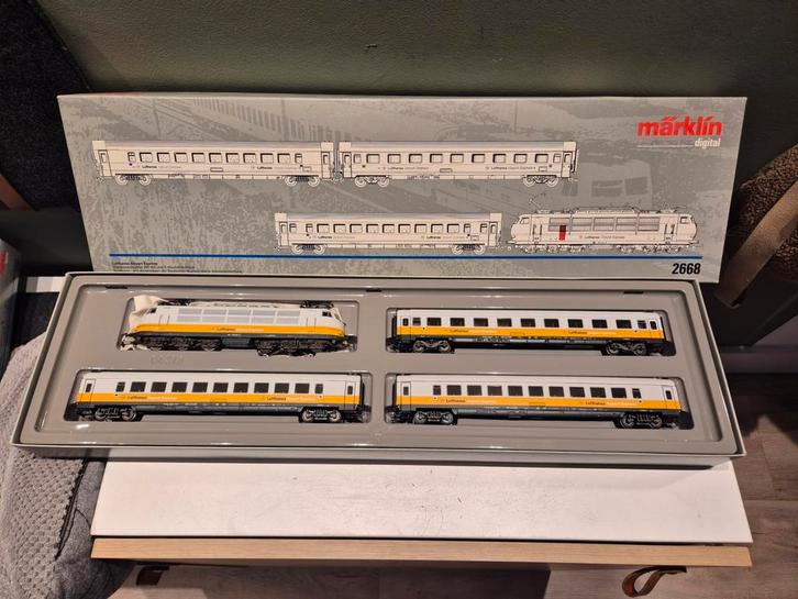 Märklin 2668 Lufthansa set, Hobby en Vrije tijd, Modeltreinen | H0, Zo goed als nieuw, Locomotief, Wisselstroom, Märklin, Ophalen of Verzenden