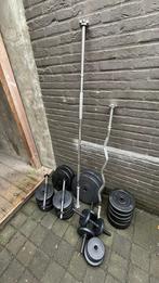 Fitness halter en bankdruk stang met gewichten, Ophalen of Verzenden, Zo goed als nieuw, Fitnessbank