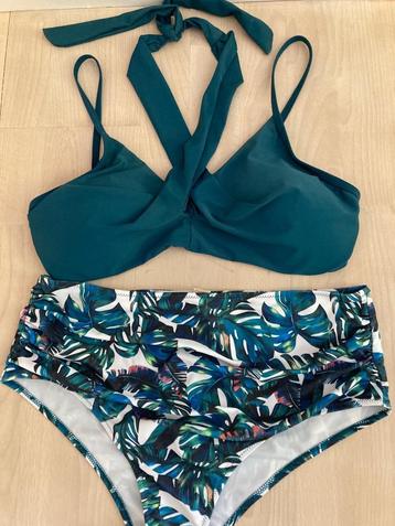 Bikini beschikbaar voor biedingen