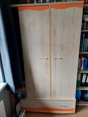 Hele mooie kast met onderlade van Gautier beschikbaar voor biedingen