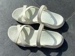 Witte Crocs sandalen in goede staat, Kleding | Dames, Schoenen, Ophalen of Verzenden, Gedragen, Wit, Sandalen of Muiltjes