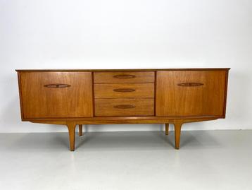 Vintage dressoirJentique. beschikbaar voor biedingen