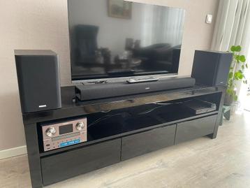 Hoogglans zwart modern tv-meubel – met 3 opbergladen beschikbaar voor biedingen