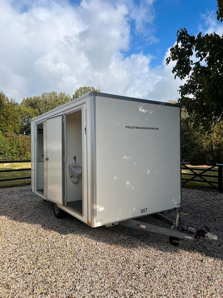 Toiletwagen WC Wagen Toilet wagen sanitair wagen huren, Hobby en Vrije tijd, Feestartikelen | Verhuur, Zo goed als nieuw, Overige