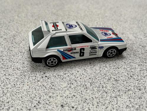 Lancia Delta S Rallye van Burago, Hobby en Vrije tijd, Modelauto's | 1:43, Zo goed als nieuw, Auto, Overige merken, Ophalen of Verzenden