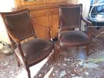 Twee fraai gestoffeerde antieke houten Fauteuils., Ophalen