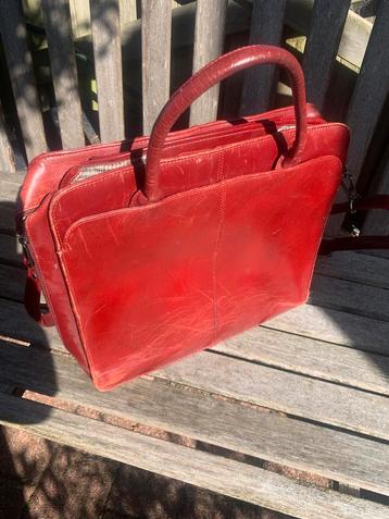 Rode leren werktas met uitneembare laptoptas beschikbaar voor biedingen