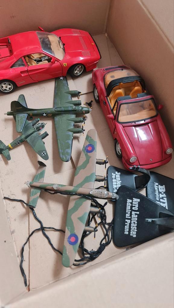 Doos Modelauto's & Vliegtuigen, Hobby en Vrije tijd, Modelbouw | Auto's en Voertuigen, Gebruikt, Auto, 1:50 of kleiner, Overige merken