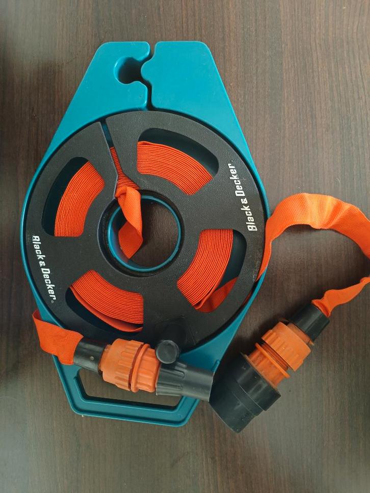 Black & Decker platte slang cassette tuinslang  oprolbaar, Tuin en Terras, Tuinslangen, Zo goed als nieuw, Tuinslang, Ophalen of Verzenden