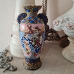 Bijzonder Japans/Satsuma vaasje handbeschilderd, Antiek en Kunst, Antiek | Vazen, Ophalen of Verzenden