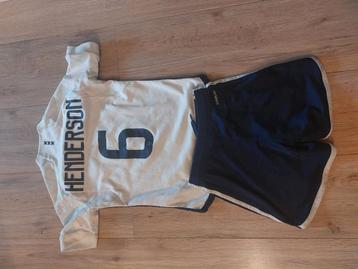 Voetbal tenue maat 128 beschikbaar voor biedingen