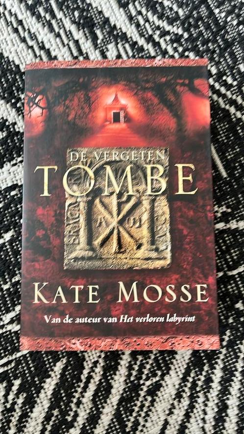 Kate Mosse - Vergeten Tombe, Boeken, Thrillers, Zo goed als nieuw, Ophalen of Verzenden