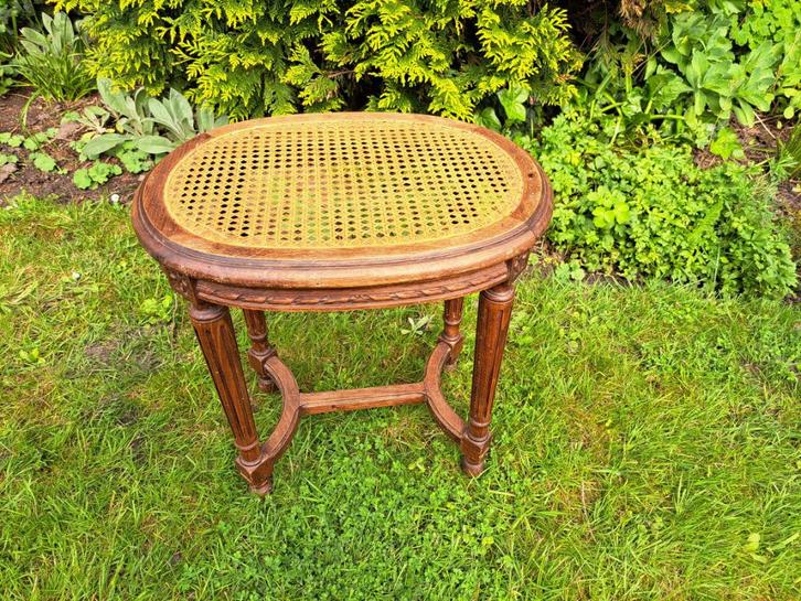 Antiek Tafeltje in Lodewijk XVI Stijl, Antiek en Kunst, Antiek | Meubels | Stoelen en Banken, Ophalen