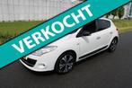 Renault Mégane 1.4 TCe Bose met Navigatie en Panorama dak, Auto's, Voorwielaandrijving, Gebruikt, 4 cilinders, Leder en Stof