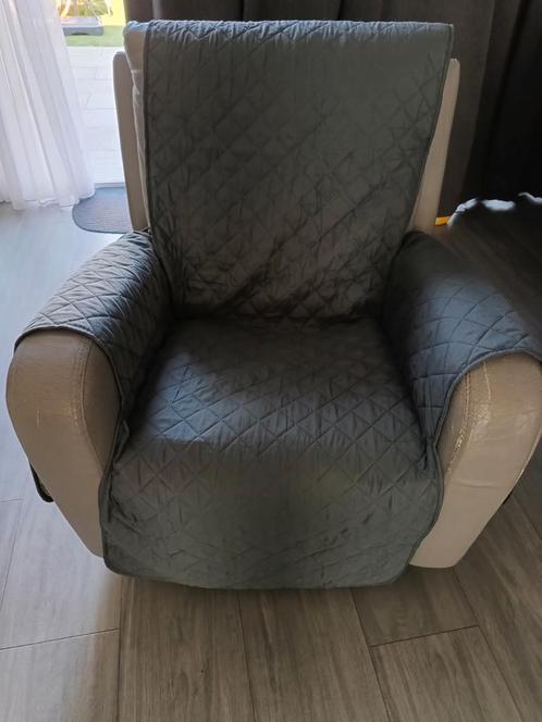 Draaibare leren grijze relaxstoel, eventueel met stoelhoes, Huis en Inrichting, Fauteuils, Gebruikt, Leer, Ophalen