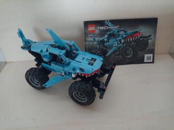 Lego technic monsterjam megalodon beschikbaar voor biedingen