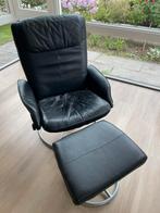 Ikea stoel met bijpassend voetenbankje, Huis en Inrichting, Fauteuils, Ophalen, Zo goed als nieuw, Leer