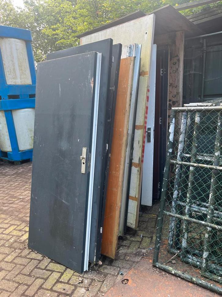 Massieve deuren te koop - Diverse maten, Doe-het-zelf en Verbouw, Deuren en Horren, Gebruikt, Overige typen, 200 tot 215 cm, 80 tot 100 cm