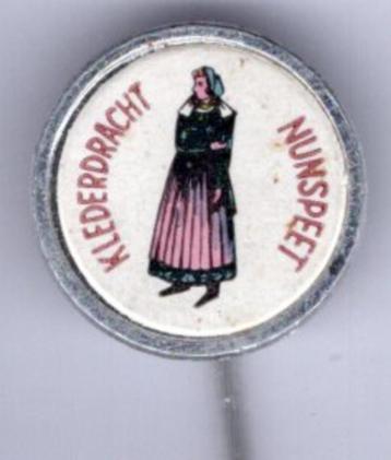 Nunspeet klederdracht papier/zilverkl speldje ( P_166 ) beschikbaar voor biedingen