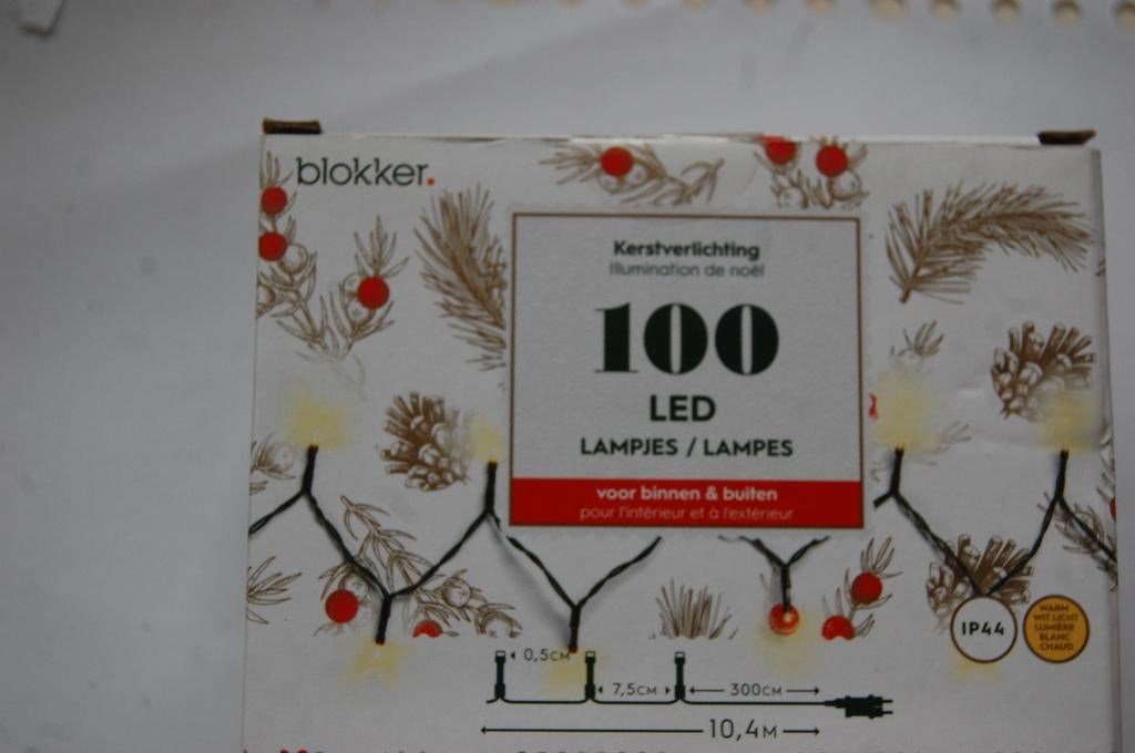 Een KERSTVERLICHTING set van 100 LED LAMPJES  nieuw, Ophalen of Verzenden, Nieuw