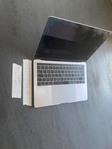 MacBook Pro A1989 (13”, 2018) – zonder moederbord beschikbaar voor biedingen
