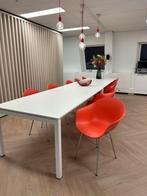 Set van 10 Rode Stoelen - Perfect voor Vergaderruimte, Huis en Inrichting, Tafels | Eettafels, Ophalen, Tot twee personen, Zo goed als nieuw