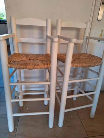 2 hoge kinderstoelen /barkrukken