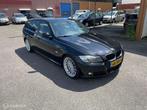 BMW 3-serie Touring 318i Corporate Lease Luxury Line, Zwart, 4 cilinders, Zwart, Origineel Nederlands