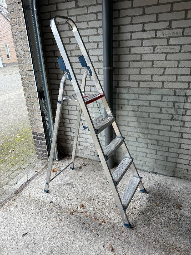 Altrex trap, Doe-het-zelf en Verbouw, Ladders en Trappen, Gebruikt, Trap, Minder dan 2 meter, Ophalen