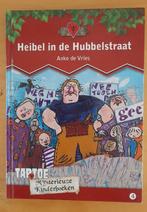 Anke de Vries - Heibel in de Hubbelstraat, Ophalen of Verzenden, Gelezen, Taptoe, Fictie algemeen