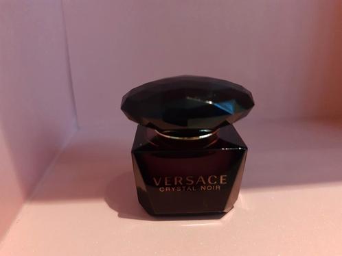 Parfum miniatuur Versace Crystal Noir edt, Verzamelen, Parfumverzamelingen, Zo goed als nieuw, Miniatuur, Gevuld, Ophalen of Verzenden