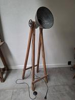 Landelijke / industriële vloerlamp, Huis en Inrichting, Lampen | Lampenkappen, Ophalen, Zo goed als nieuw, Rechthoekig, 50 cm of meer