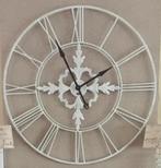 Witte Wandklok met Romeinse cijfers, Ophalen, Zo goed als nieuw, Analoog, Wandklok